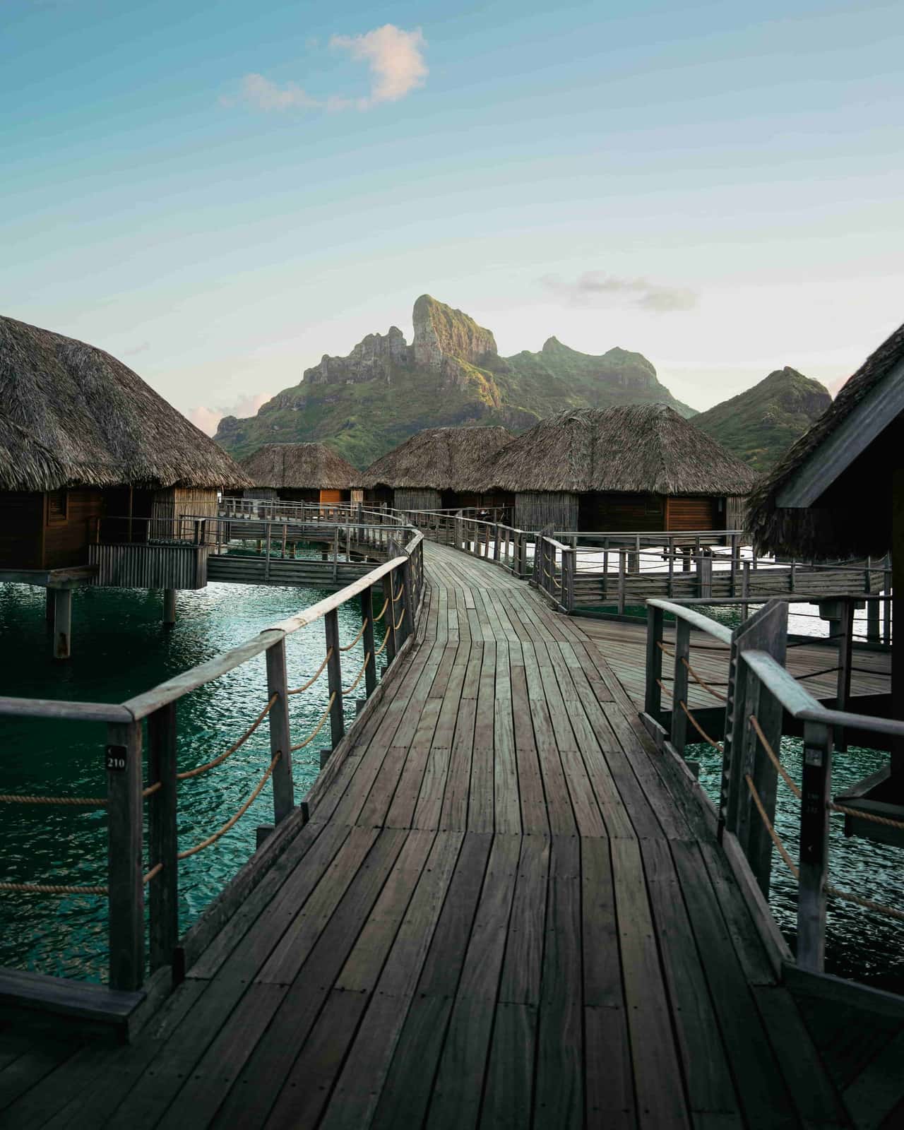 Discovering Paradise: Bora Bora Unveiled with Fly with Rabbit