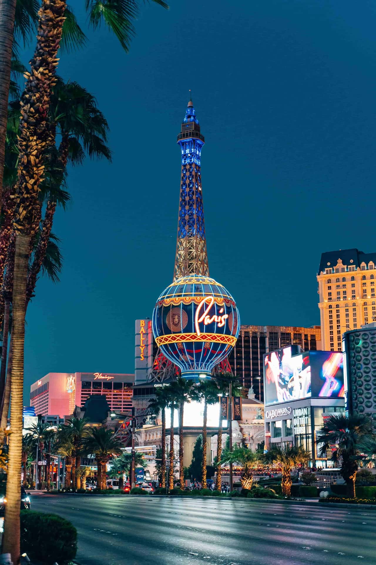 Exploring the Enchantment of Las Vegas: Beyond the Glitz and Glamour