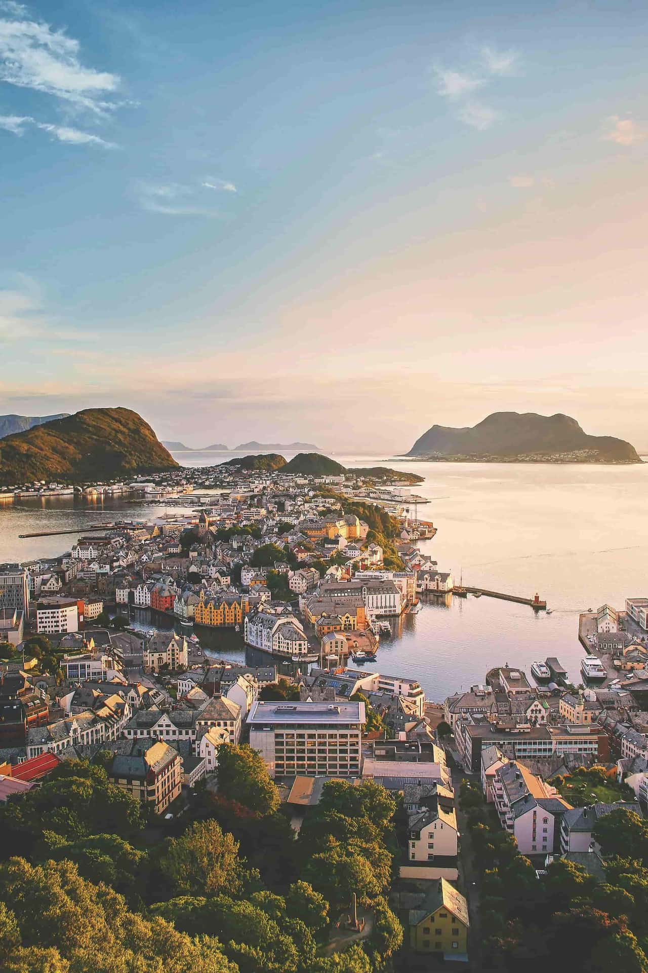 Exploring the Majesty of Norway: Land of Fjords and Northern Lights